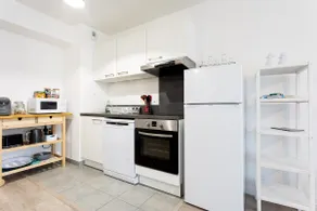 Bright flat near Disneyland with private parking - Image 5
