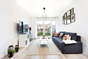 Bright flat near Disneyland with private parking - Image 2
