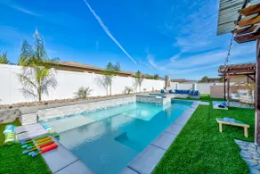 Golden Hour - Pool, Spa, BBQ, Mini-Golf, Gameroom! - Image 2
