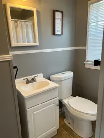 Executive Suite close to interstate and downtown - Image 5