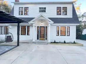 Modern Colonial+3 baths and Hot tub+ Pet Friendly - Image 2