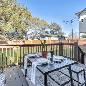 Texas Bungalow - LG Fenced Yard! 15m to DT! - Image 5