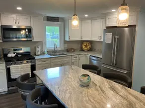 Cozy East Falmouth Cape House, close to beaches, shopping and dining! - Image 3