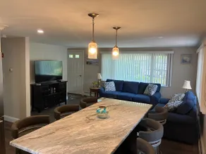 Cozy East Falmouth Cape House, close to beaches, shopping and dining! - Image 2