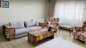 Central Location Large Apartment 24/7 Transportation - Image 2
