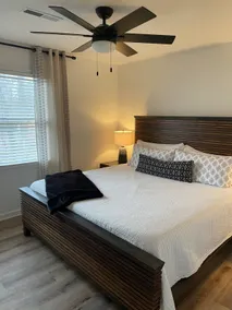 Midtown hide away centrally located to everything. - Image 4