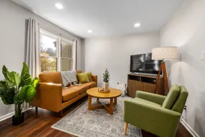Proximity|Medical|Walk to TJs Bike to Campus|Pets - Image 3