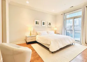Spacious Downtown 3BR with Free Parking - Image 5