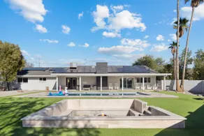 Petey's Paradise in the Heart of Scottsdale - Image 2