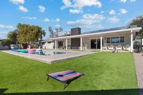 Petey's Paradise in the Heart of Scottsdale - Image 3