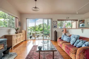 Creative Three Level Retreat with Lovely Sea Views - Image 5