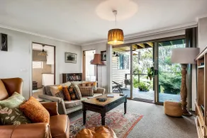 Creative Three Level Retreat with Lovely Sea Views - Image 2