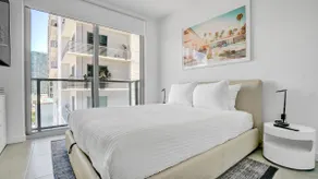 *Free Parking* 2 Bedrooms/1.5 Baths in DT MIAMI - Image 3