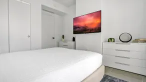 *Free Parking* 2 Bedrooms/1.5 Baths in DT MIAMI - Image 4