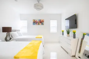 Luxury Bespoke Apartment - Image 4