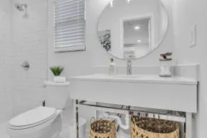 Designer Decorated San Marco Guest House- Sleeps 4 - Image 5