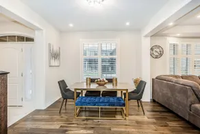 Comfortable Luxury Home in Oakville - Image 4