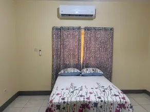 3 bedroom townhouse apartment - Image 4