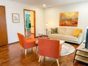 2 Living Areas-Great Location-Fenced yard - Image 5
