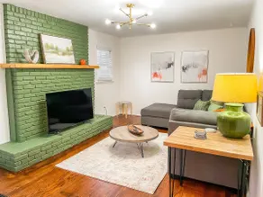 2 Living Areas-Great Location-Fenced yard - Image 2