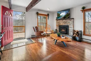 Bella Vista Chalet Poconos -Four Season Resort/Lake/Pool/Ski/Horseback-riding - Image 3