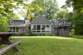 Your own private lake + beach, boats & game room! - Image 2
