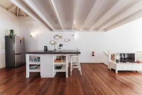 Spacious & Fabulous 2p. apt in vibrant Pietermaai - Image 3