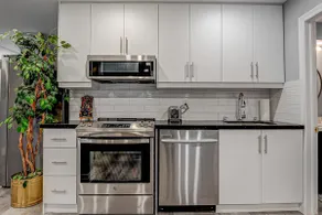 Bright 2 Bedroom Apartment, free parking, Wi-Fi - Image 4