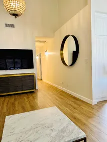 Gorgeous 3 Bedroom Condo - Image 2