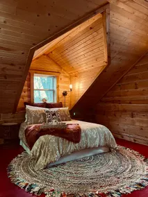 Honey Bear Acres / HOT TUB / Sleeps 4 - Image 4