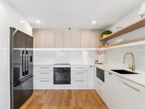 Contemporary Lvl17 2B2B Apt with Ocean Views - Image 4