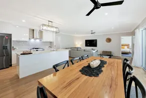 Pet friendly Hamptons luxury short walk to beach - Image 2