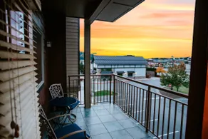 Savor Dining & Leisure at Montagne Moderne Retreat - Image 3