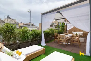 Rooftop Hideaway w Large Private Patio near Metro - Image 2