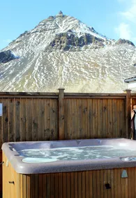 Cosy cottage w/hot tub and views - Image 3