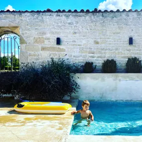 2 bedroom gite w. shared pools - Image 2