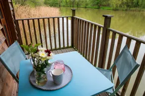 Lakeside Cabin on Stilts- 'Kingfisher' - Image 4