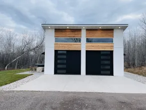 Stay SHOME-where unlike ordinary *hot tub included - Image 2