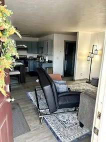 Comfortable 2BR Apt Central - Image 2