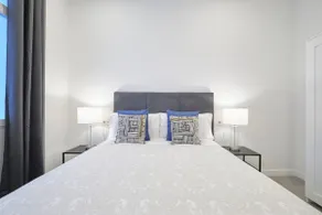 Design Madrid Apt - Image 4