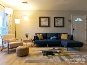 Dazzling Duplex, pets, private driveway, EVcharger - Image 2