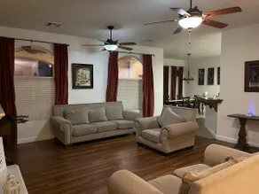 Entire Spacious Home - Image 3