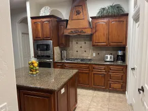 Entire Spacious Home - Image 4