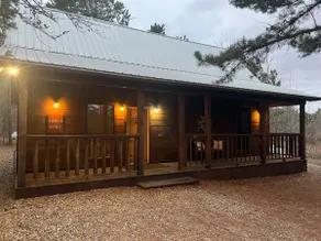 Triple Oaks Retreat · Cozy & Welcoming! - Image 3