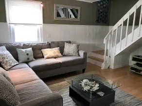 Beautiful Home 2 Blocks from Beach - Image 5