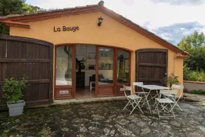 Adorable gite with wood stove - Image 3