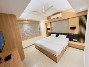The Monk Urban:Luxurious 3bhk -Cook avlbl @ xtra ₹ - Image 2
