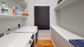 Upscale downtown loft, will not disappoint! - Image 5