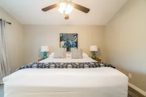 Downtown Retreat: Relaxing 4BD Getaway Wow - Image 5