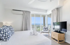 Noosa Crest Penthouse 40 - Private Rooftop Pool - Image 4